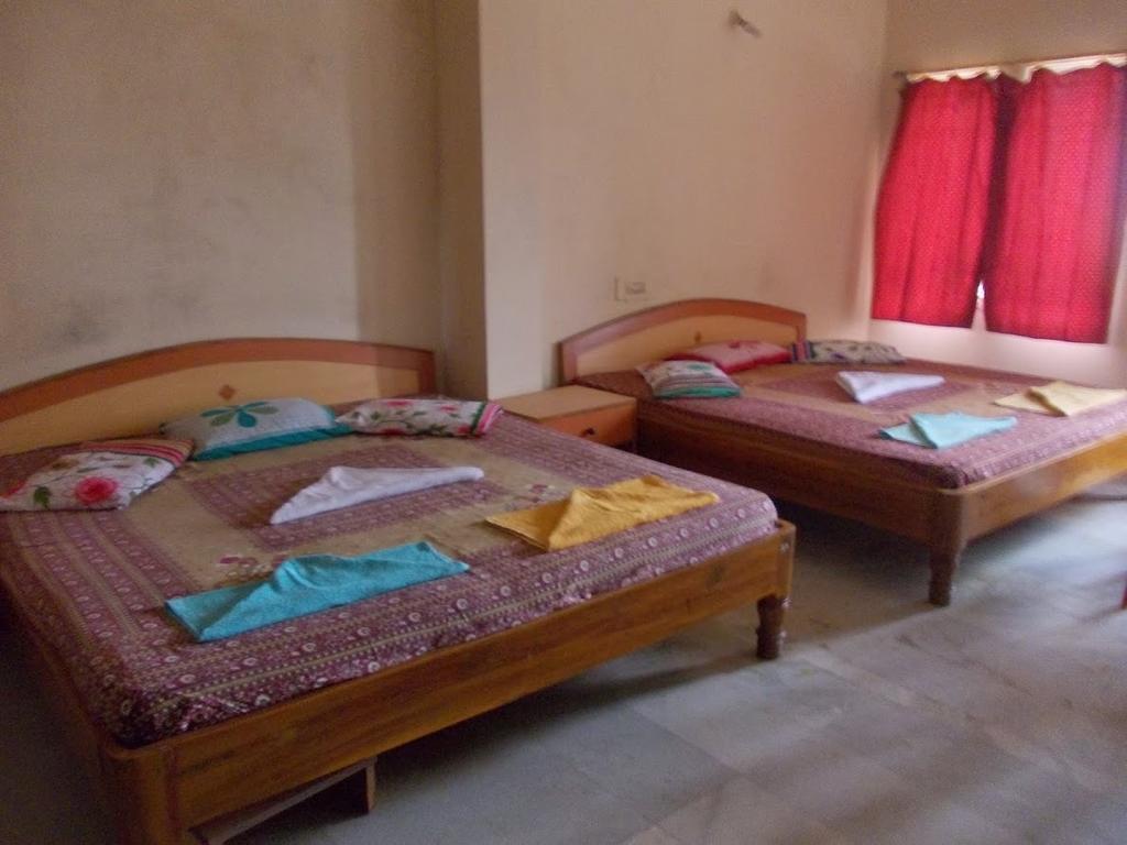 Rishaan Guest House Puri Room photo
