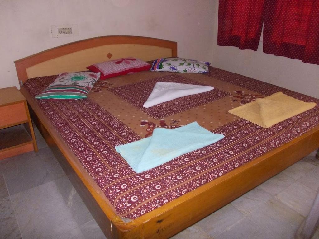 Rishaan Guest House Puri Room photo