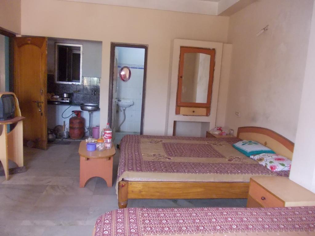 Rishaan Guest House Puri Room photo