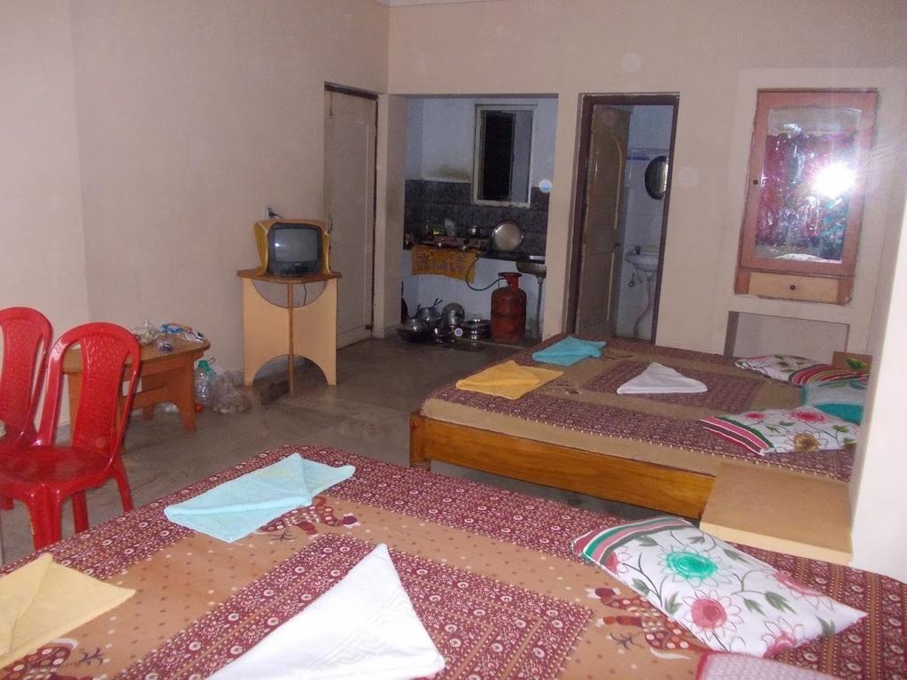 Rishaan Guest House Puri Room photo