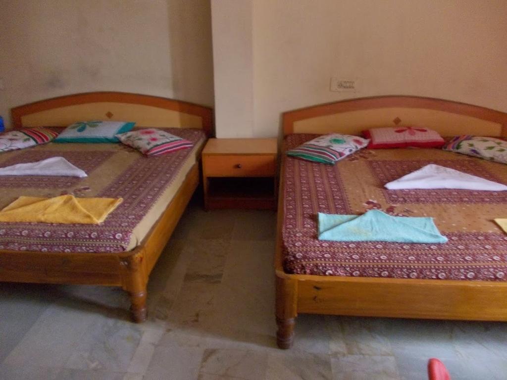 Rishaan Guest House Puri Room photo