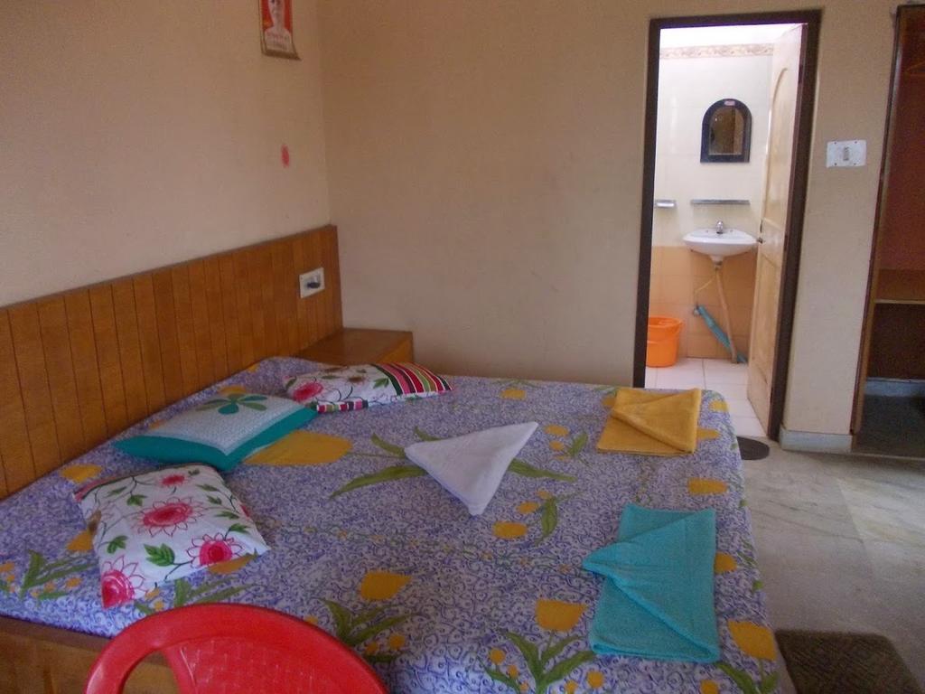 Rishaan Guest House Puri Room photo